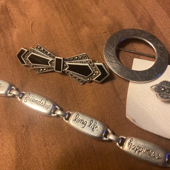 Nice lot of Sterling silver bracelet and Sterling pins - Picture 2 of 5